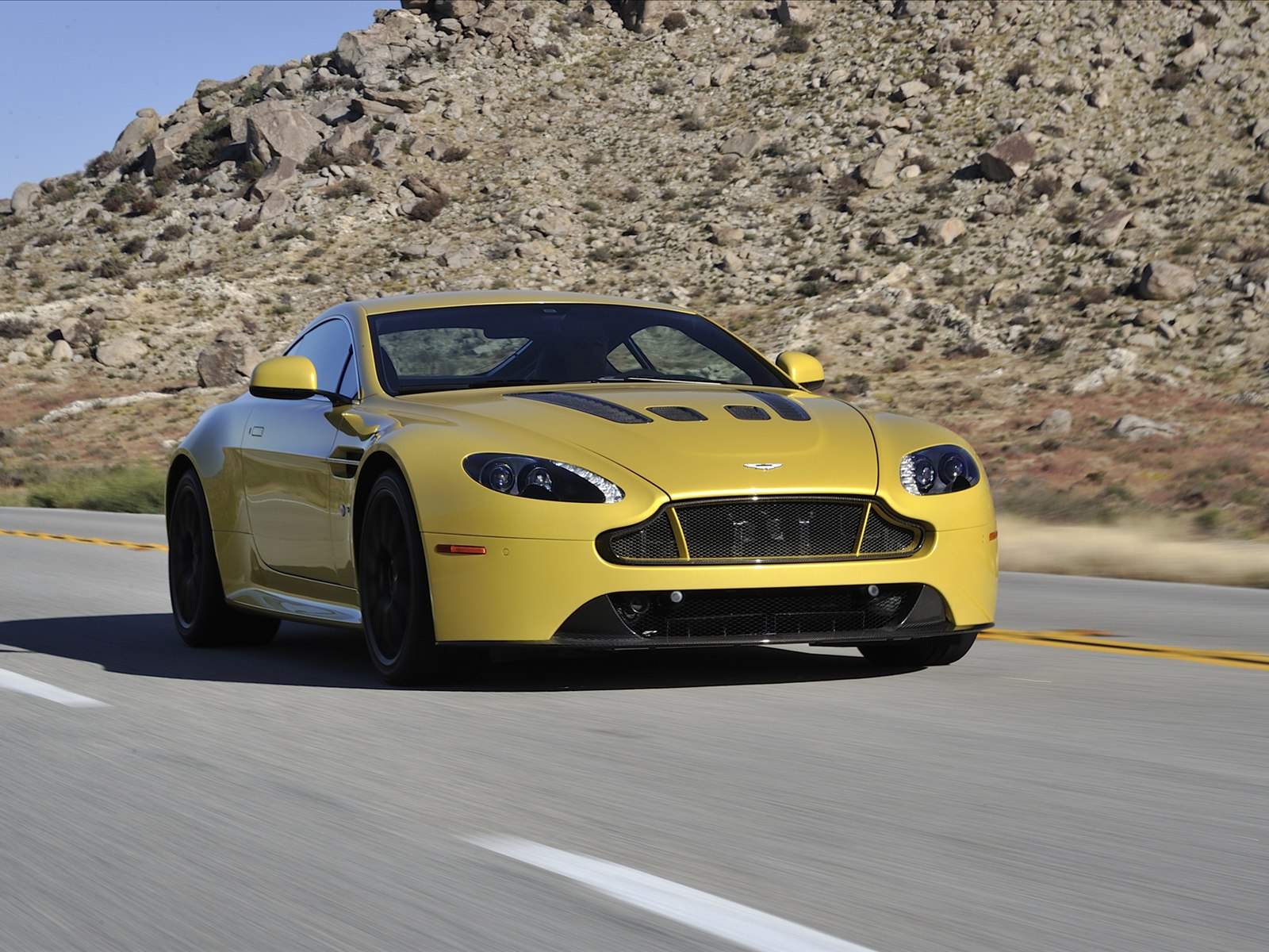 Aston Martin V12 Vantage S 2014
